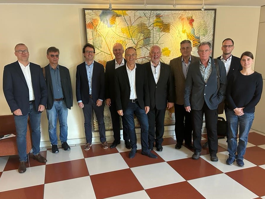 v.l.n.r.: Kai Emmeluth, Johannes Schader, Dr. Christoph Schetter, Rainer von Borstel, Frank Dittmar, Thomas Reimann, Hans-Joachim Rosenbaum, Bruno Walle, Jan Meyer, Lisa Horstmann